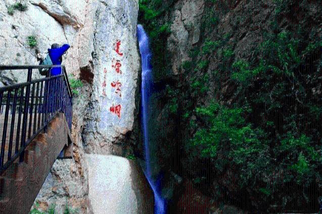 英语The scarves are all beautiful怎么翻译？游戏画面